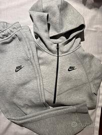 Tuta Nike bimbo taglia L 12 anni