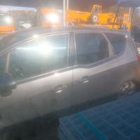 auto con motore rotto