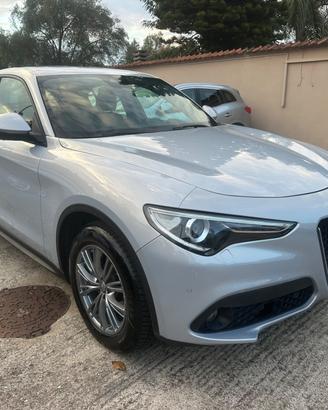 Alfa Romeo Stelvio 2.2 Turbodiesel 160 CV AT8 RWD 