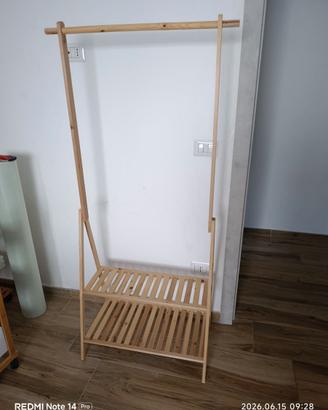 Appendi abiti in legno