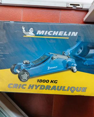 cricco idraulico a carrello michelin