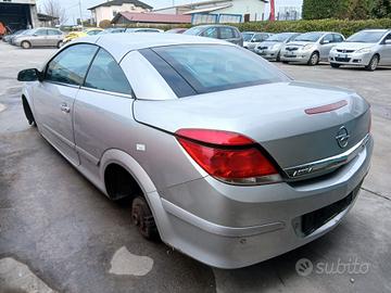 Ricambi usati per Opel Astra TwinTop 1.9 CDTI del 