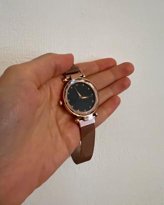 Orologio elegante da donna dorato magnetico