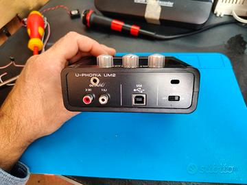 Behringer U-Phoria UM2 – Interfaccia audio