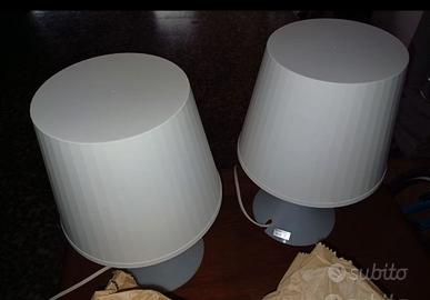 Due Lampade da comodino in plastica