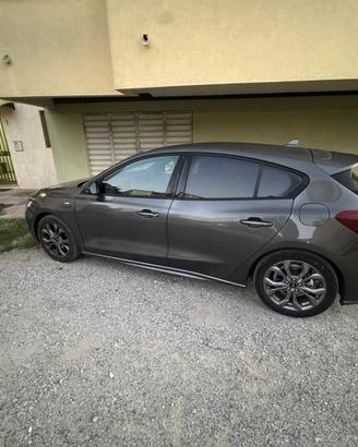 Ford focus st line x