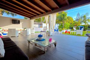 Villa trifamiliare su spiaggia tra Gaeta Sperlonga