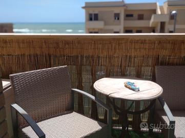 Delizioso bilocale centrale fronte mare