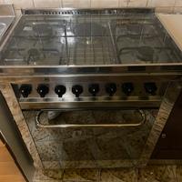 Cucina a gas  con forno elettrico