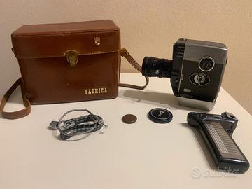 Macchina fotografica Yashica 8E