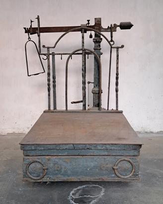 bilancia a piattaforma decimale in ghisa e legno 