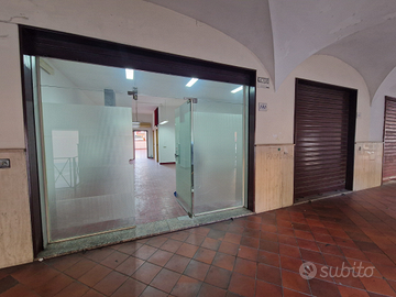Locale commerciale/ artigianale con garage