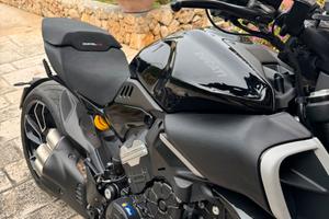 Ducati Diavel V4 Total 2024 Carbonio