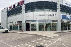 NEGOZIO A SAN GIOVANNI LUPATOTO