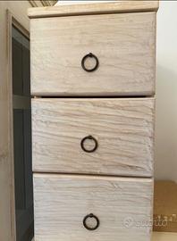 2 comodini in legno realizzati dal falegname