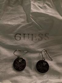 Orecchini pendenti originali GUESS