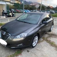 Lancia Delta 1.6 MJT DPF 105 CV Silver