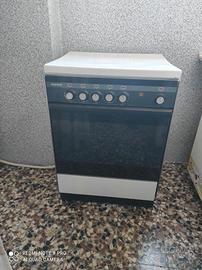 Cucina a gas Ariston 4 fuochi con forno