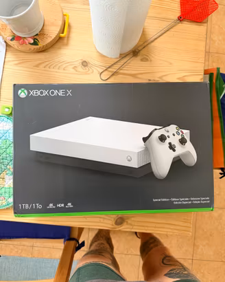 XBOX ONE X GTA V + METAL GEAR V