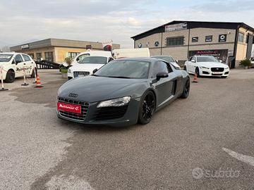Audi R8 4.2 V8 FSI quattro R tronic