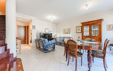 VILLA A SCHIERA DI TESTA - LIBERA SUBITO!