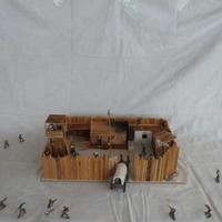 FORT APACHE scala 1:32 in legno 58x38 cm. figurini