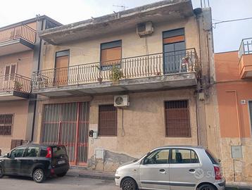 Ampio appartamento semi indipendente di mq 135 mon