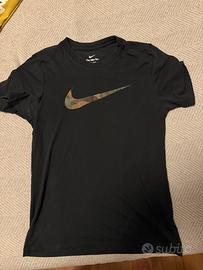 T-shirt Nike