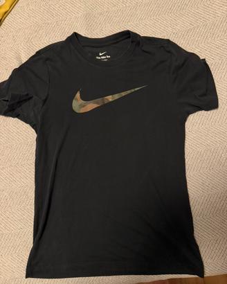 T-shirt Nike