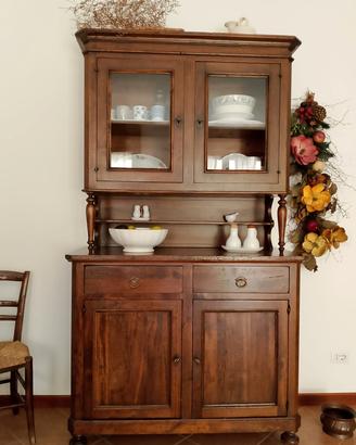 Credenza in legno in arte povera