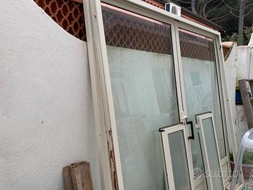 Porta finestra più finestra