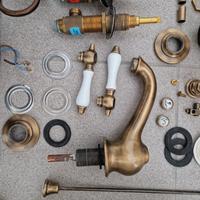 Rubinetteria e accessori bagno vintage