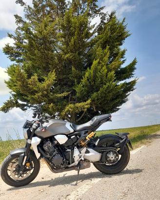 Honda cb1000r 