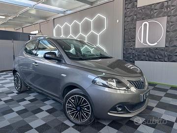 Lancia Ypsilon 1.0 FireFly 5 porte S&S Hybrid Albe