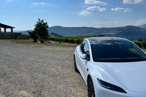 Tesla model 3 premium