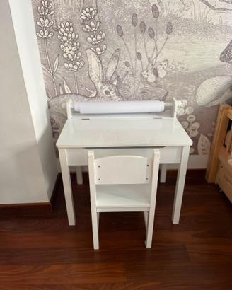 Set tavolo e sedia bambini con rotolo porta carta