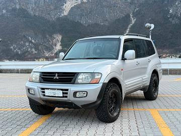 mitsubishi pajero 7Posti