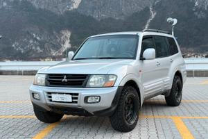 mitsubishi pajero 7Posti