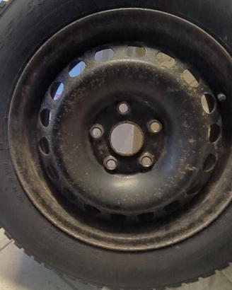 Cerchioni auto acciaio 15" VW con gomme finite