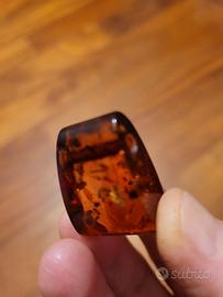 Ciondolo per collana in ambra