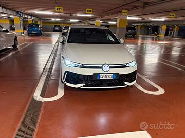 Golf 8.5 R-LINE PLUS
