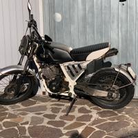 Scrambler su base Honda Dominator 650