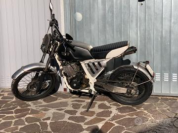 Scrambler su base Honda Dominator 650