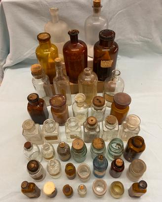 Bottigliette Vintage vetro Farmacia Laborat. 41 pz