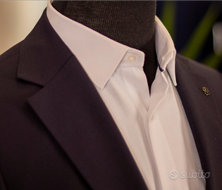 Impiegato analisi di mercato e sviluppo impresa