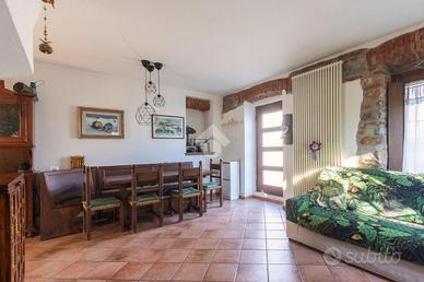 CASA SEMINDIPENDENTE A MISSAGLIA