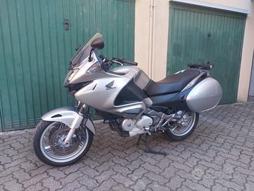 Honda NT700V Deauville