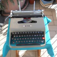 Macchina scrivere Olivetti lettera 22 anni '50