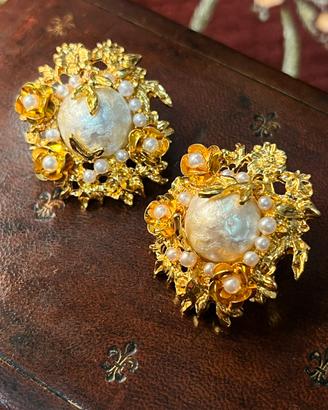 Orecchini vintage dorati con perla – 2,8 × 3,3 cm