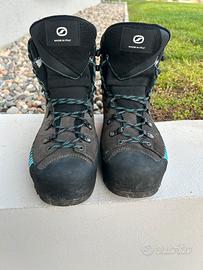Scarponi tecnici da montagna